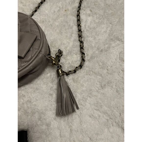 NWT Nila Anthony Grey Circle Bow Crossbody Satchel Tassel Bag - Picture 3 of 5